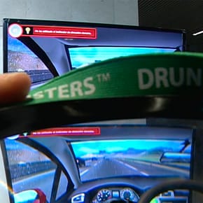 El simulador de conducción DriveSim y las gafas de simulación de alcohol en la jornada "La Seguridad Vial en la empresa" de FESVIAL El simulador de conducción DriveSim y las gafas de simulación de alcohol en la jornada "La Seguridad Vial en la empresa" de FESVIAL